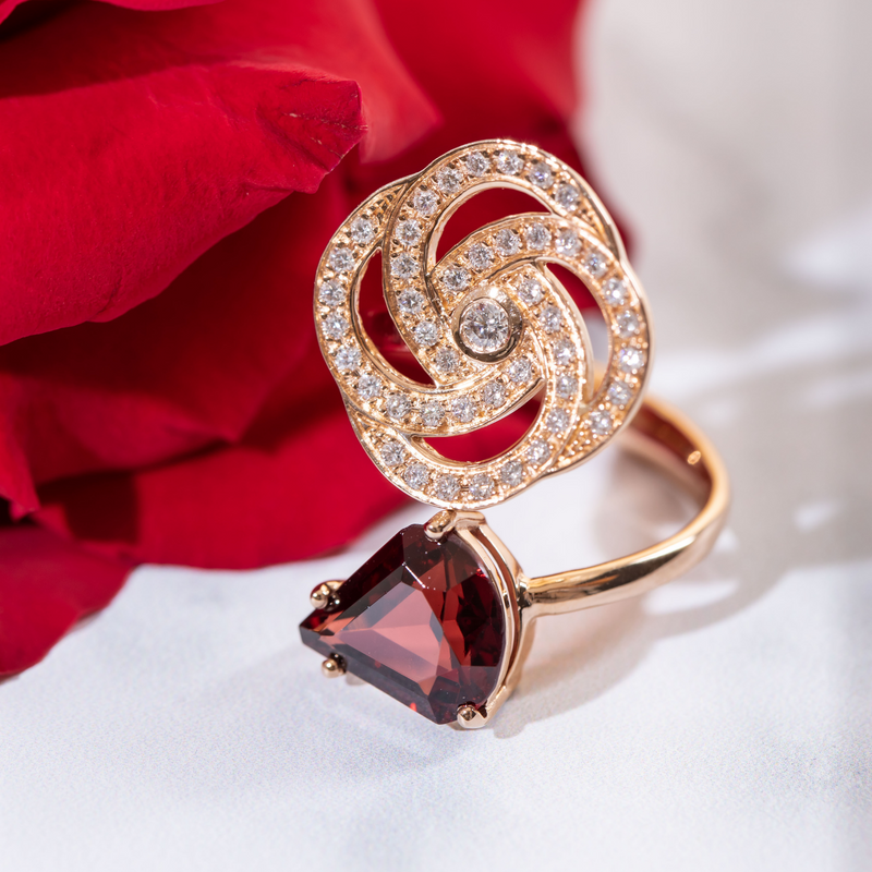 La Rose - Rhodolite & Diamond Ring